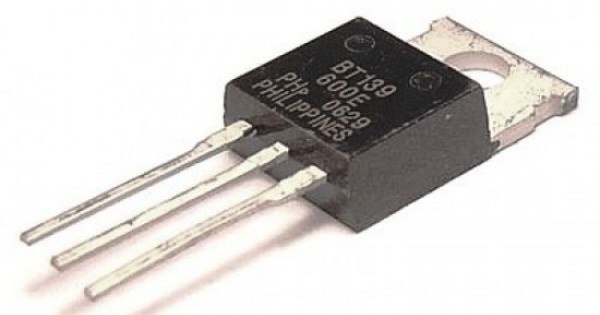 TRIAC BT139