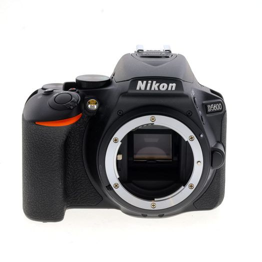 Nikon DSLR D5600 Camera view 3