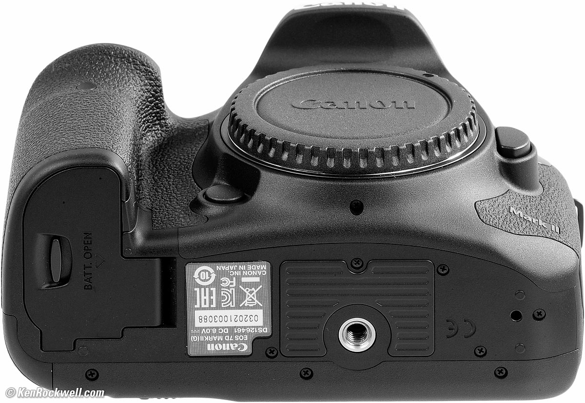 Canon Eos 7D Mark Ii DSLR Camera view 2